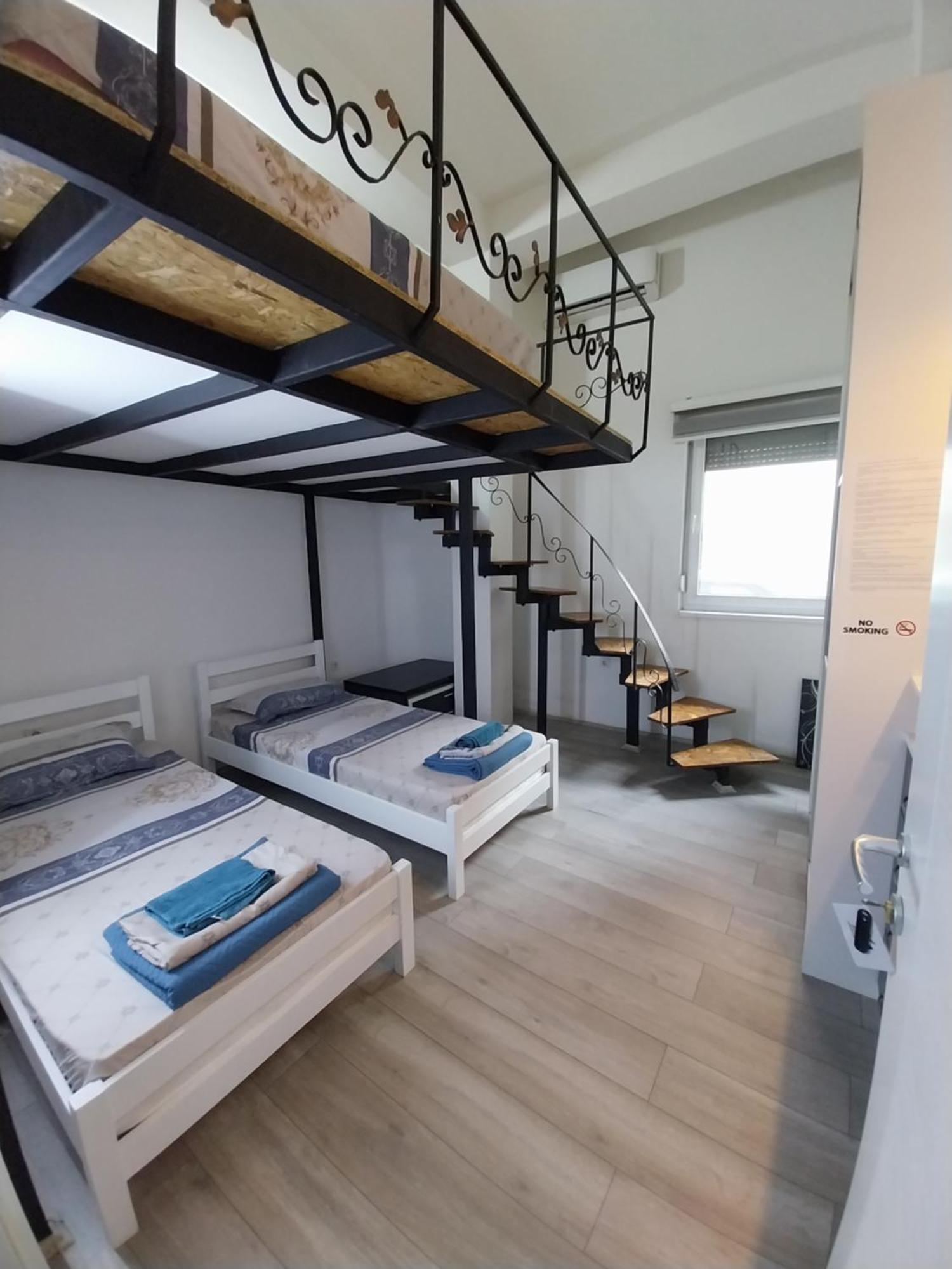 Dm Hostel And Apartments Скоп'є Екстер'єр фото